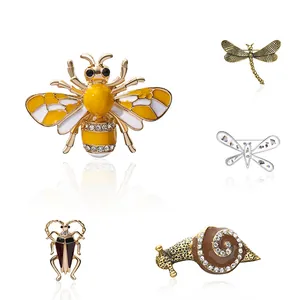 Vintage Alloy Insect Brooch Bee Dragonfly Snail Beetle Rhinestone Enamel Pin Jewelry Women Coat Accessory Decoration