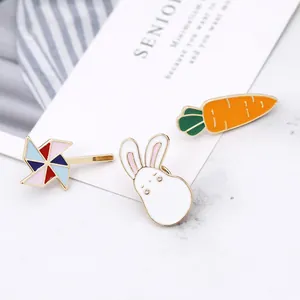 Lot de broches émaillées mignonnes lapin carotte et moulin à vent en métal coloré