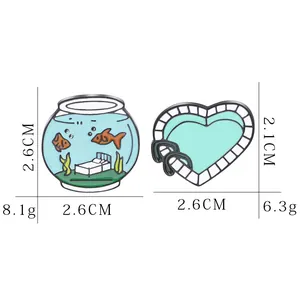 Broches en émail bocal à poisson et piscine en cœur avec dimensions et poids