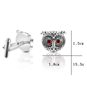 Boutons de manchette chouette en argent avec yeux rouges, vues avant et arrière