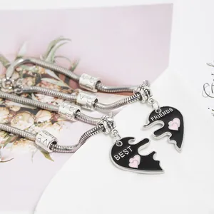 Détails de collier Best Friends en émail noir avec cœurs roses et perles gravées LOVE
