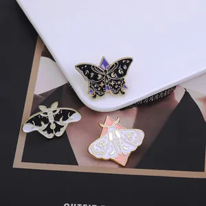 Broche en Alliage Émaillée Dessin Animé Papillon Mite Badge Mystique Lune Étoile Pour Vêtements Sac Accessoires Bijoux Unisexe Cadeau