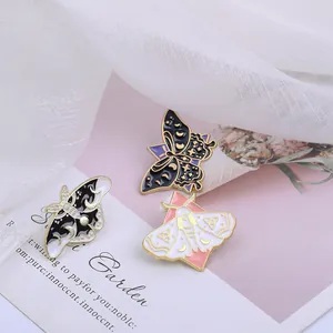 Lot de trois broches en émail papillon créatives avec motifs célestes de lune et d'étoiles