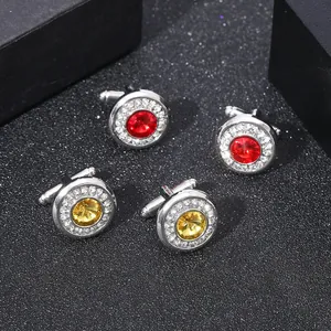 Elegante Herren Manschettenknöpfe in Silber mit roten und gelben Kristallen auf Schwarz