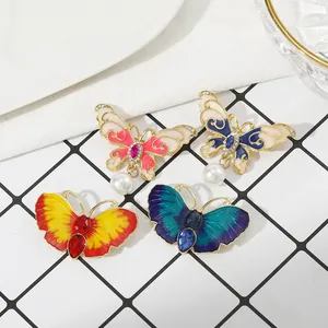 Élégante Broche Papillon en Alliage Avec Émail Strass Fausse Künstliche Perle Bijoux Vintage pour Femme Cadeau de la Fête des Mères