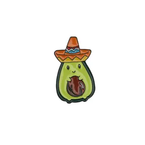 Épingle en émail avocat de dessin animé portant un sombrero mexicain sur fond blanc