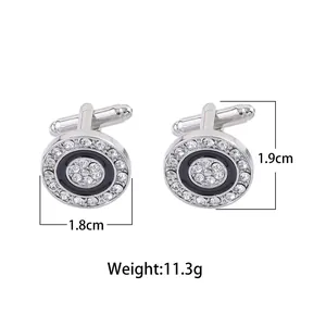 Détail de boutons de manchette ronds en alliage argenté avec strass, taille 1,8 cm