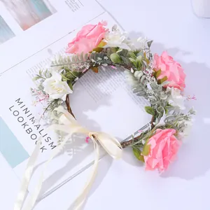 Böhmischer Blumenkranz mit rosa Rosen und Seidenbändern für Braut und Hochzeit