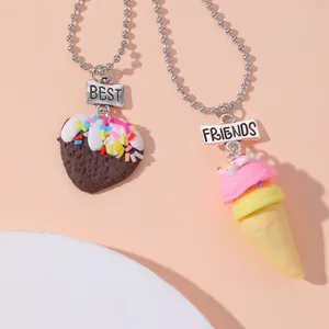 Detailansicht der Best Friends Ketten mit Herz-Kuchen und Eiswaffel-Anhängern