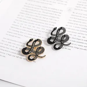 Schlangen-Emaille-Anstecknadeln mit Do No Harm Sprüchen in Schwarz und Gold