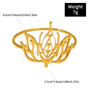 Dettaglio macro portatovagliolo loto in metallo dorato con dimensioni 3,7cm e 7g