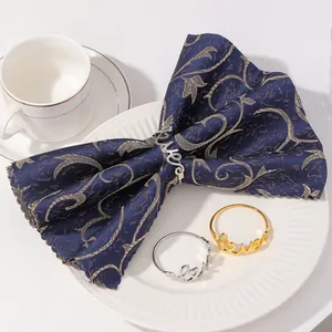 Ronds de serviette en métal poli avec mot love en or et argent pour décor de table