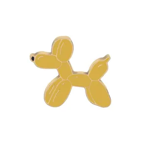 Simpatica spilla smaltata a forma di cane palloncino giallo per borse e abbigliamento