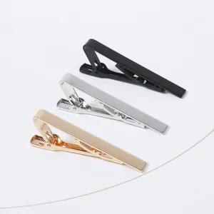 Ensemble de trois pinces à cravate minimalistes en noir, argent et or pour hommes