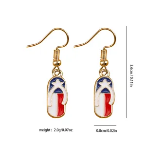 Detailansicht der 3,6 x 0,8 cm großen patriotischen Flip-Flop-Ohrringe mit Maßen