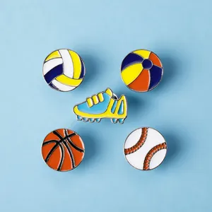 Fünfteiliges Emaille-Anstecknadel-Set mit Fußball-, Basketball- und Volleyball-Motiven