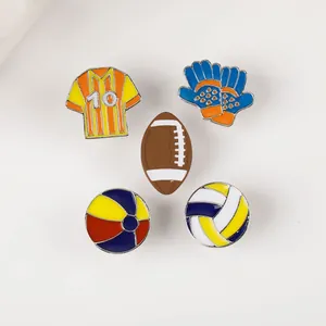 Set aus 5 farbenfrohen Emaille-Sportnadeln mit Trikot, Fußball und Trophäen-Anstecker