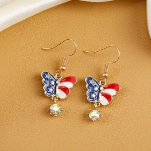 Schmetterling-Ohrringe im US-Flaggen-Design mit Sternen und bunten Strasssteinen