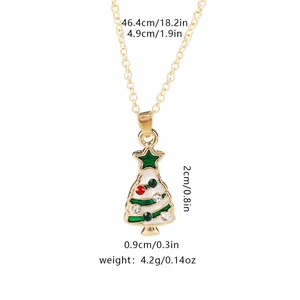 Collana con ciondolo albero di Natale dorato con smalto bianco e strass colorati