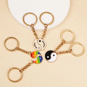 Set di Portachiavi Creativo Yin Yang Tai Chi in Lega Smaltata Ciondoli Puzzle Abbinati per Coppie Madre Figlia Regalo