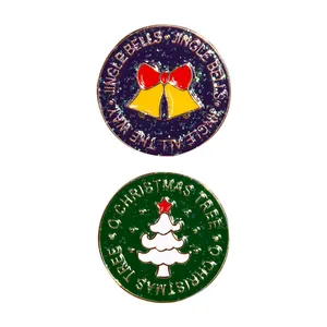 Emaille kerstboom en bel pins set met glitters voor feestelijke kledingaccessoires