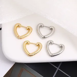 Minimalistische hohle Herz-Ohrringe in poliertem Gold und Silber Finish