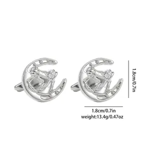 Detailed view of silver horse head cufflinks with 1.8cm diameter and 13.4g weight specs
