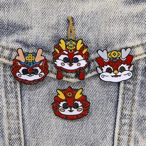 Set aus 4 niedlichen Emaille-Anstecknadeln Drache für das Jahr des Drachen auf Denim
