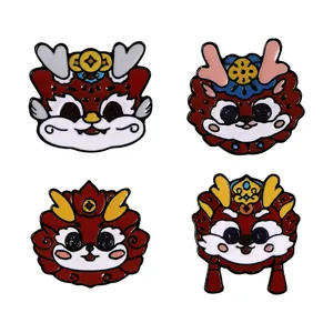 Set mit 4 Cartoon-Drachen-Emaillenadeln mit traditionellen chinesischen Motiven