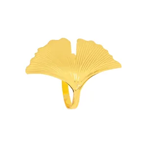 Portatovagliolo dorato a forma di foglia di ginkgo con dettagli metallici fini