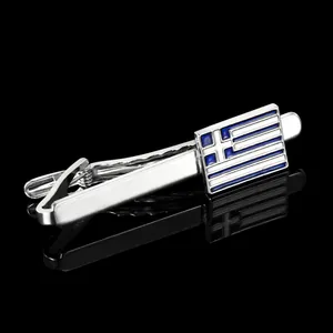 Pince à cravate argentée polie avec emblème du drapeau grec en émail bleu et blanc sur noir