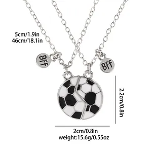 Lot de deux colliers BFF cœur de football avec pendentifs en émail noir et blanc