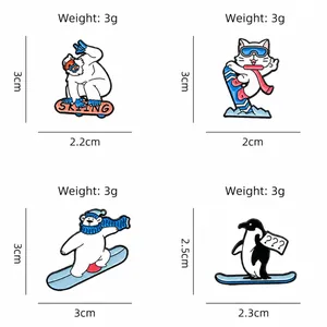Broches en émail mignonnes animaux skieurs avec chat, ours polaire, pingouin et bonhomme
