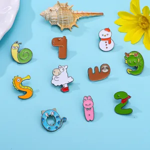 Spille smaltate con animali e numeri colorati, design carino e creativo per bambini