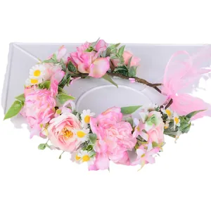 Couronne de fleurs avec roses roses artificielles et marguerites blanches pour femme