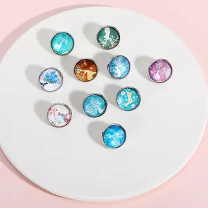 Lot de dix cabochons en verre motif élan et forêt avec base en argent pour bijoux DIY