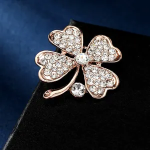 Eleganter Vierblättriges Kleeblatt Brosche Für Damen Roségold Legierung Strass Glücksblume Anstecknadel Für Kleid Mantel Schmuck
