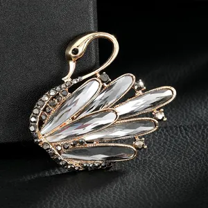Elegante Spilla a Forma di Cigno in Lega e Cristallo per Donna Gioielli con Strass di Alta Qualità Accessori per Cappotto