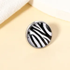 Broche Ronde en Alliage de Mode Imprimé Zèbre Émail Pin's de Revers Bouton Anti-exposition pour Chemise Femme Homme Accessoires