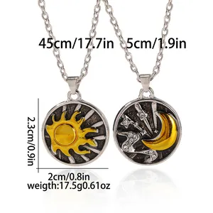 Détails des colliers soleil et lune avec dimensions et mesures de poids exactes