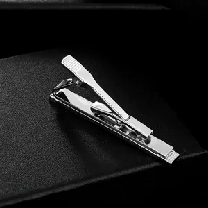 Polished silver tie clip for men in high-gloss metal with non-slip spring clamp design