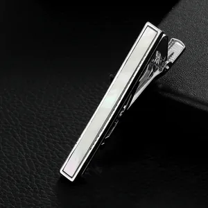 Eleganter Krawattenhalter aus Silberlegierung mit weißer Muschel-Einlage für Herren