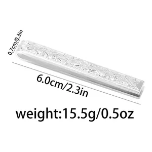 Gepolijste zilveren dasspeld voor heren met verengravering en afmeting 6,0 cm x 0,7 cm