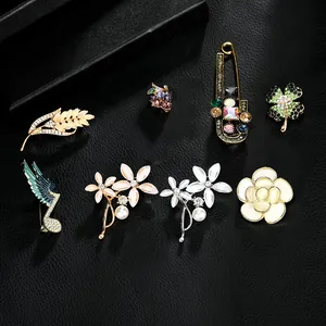 Elegante Legierung Blumen Strass Brosche Pin Für Damen Vintage Mode Ähre Traube Kleeblatt Form Kleidung Zubehör Schmuck Geschenk
