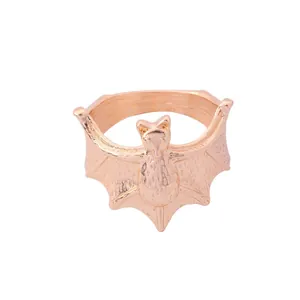Elegante servilletero de murciélago en oro rosa para decoración de mesa de Halloween y cenas