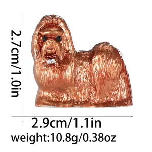 Détail de la broche chien Shih Tzu en métal avec yeux en cristal et petit os, 2,7 cm