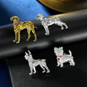 Lot de broches de chien exquises avec strass en cristal et émail sur socles noirs