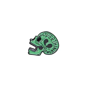 Spilla smaltata scheletro verde con testo Overthinking per accessorio Halloween
