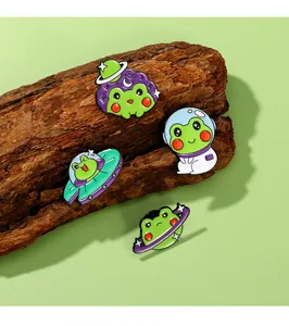 Vierteiliges Emaille-Anstecknadel-Set mit süßen Fröschen, Astronauten und UFO-Motiv