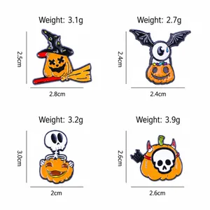 Set de 4 pines de esmalte para Halloween con calabaza, sombrero de bruja y calavera